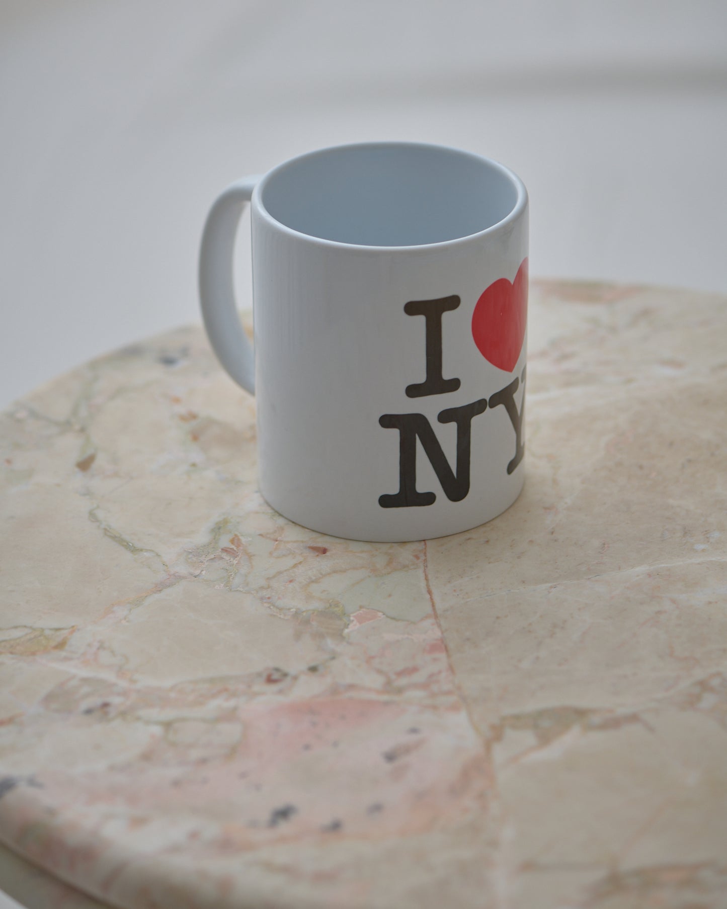 NY MUG TABLE